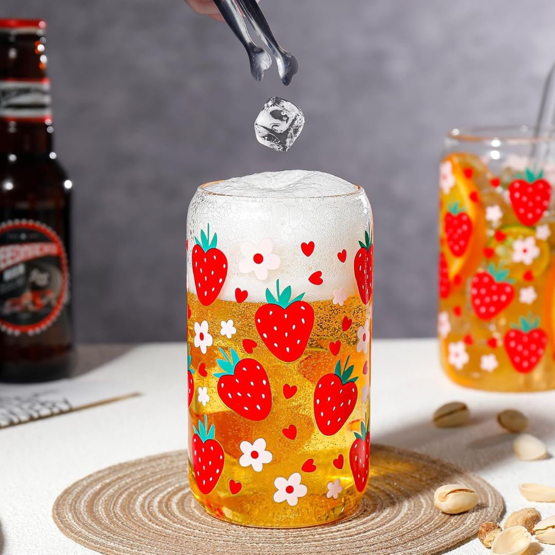 Glass Cups with Lids and Straws 4 pcs